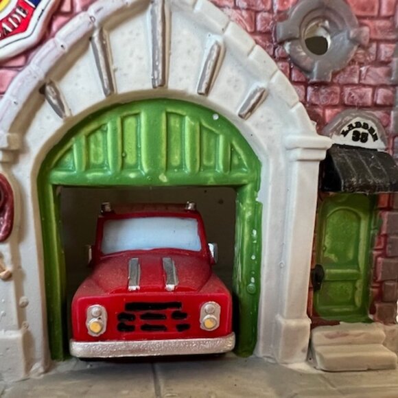 Lemax 2019 Ceramic Caddington Fire Brigade (95520) Lighted Firehouse - 9' Tall - Picture 7 of 14